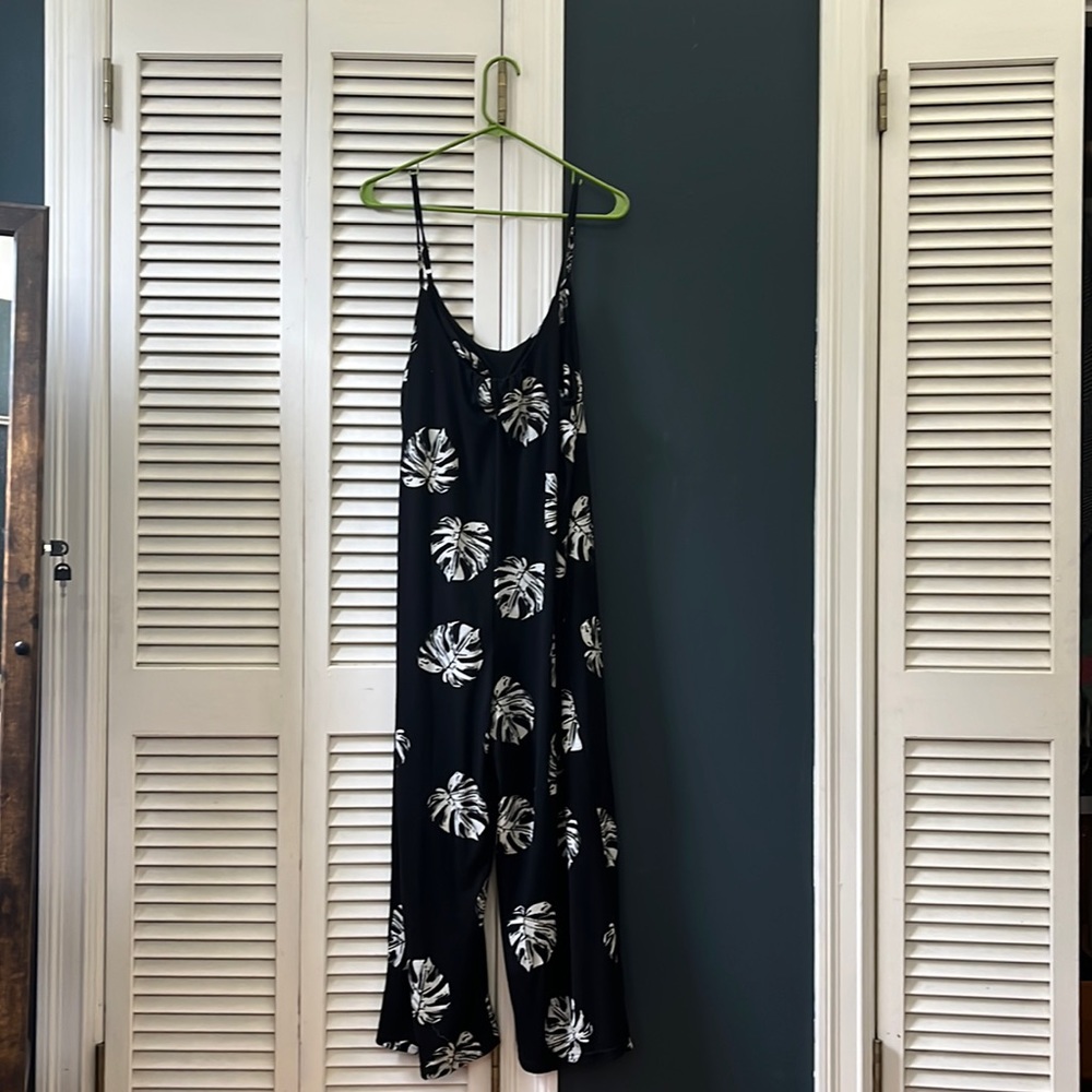 Woman’s black jumper